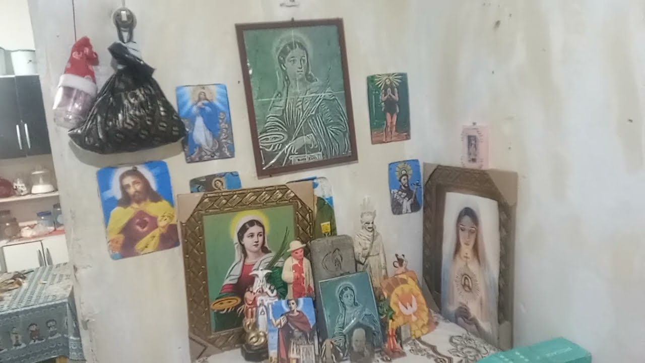 Mandei um homem tirando foto de imagem de Santos computador na Chelsea