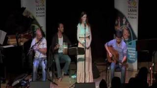 Video thumbnail of "Gaelic Song - Dónall na Gréine - Gráinne Holland & Band"