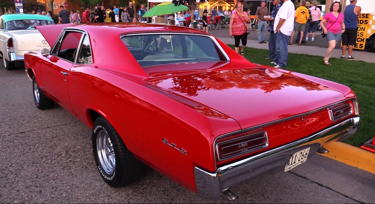 North St Paul History Cruze Car Show 2016 - YouTube