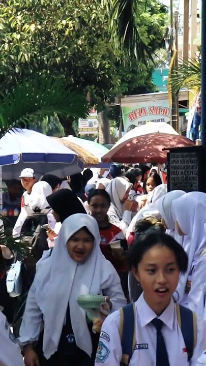 waktunya pulang sekolah #masasekolah #smp #sekolahku (source.@smp1kudus)