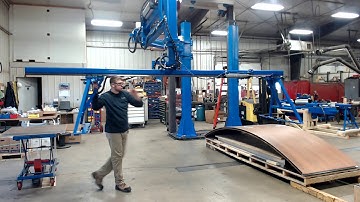 Manipulator Effortlessly Lifts and Rotates Large, Bulky Panels
