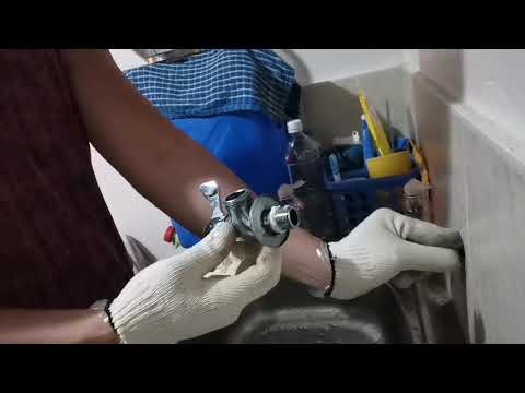 Video: Pag-install Ng Isang Faucet Sa Banyo O Kung Paano Mag-install Ng Faucet