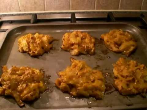 Indian food - How to cook an onion bhaji recipe