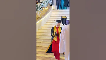 بصراحه ما شفتش خريج بالجمال ده هتعمل لايك من كثر الجمال 