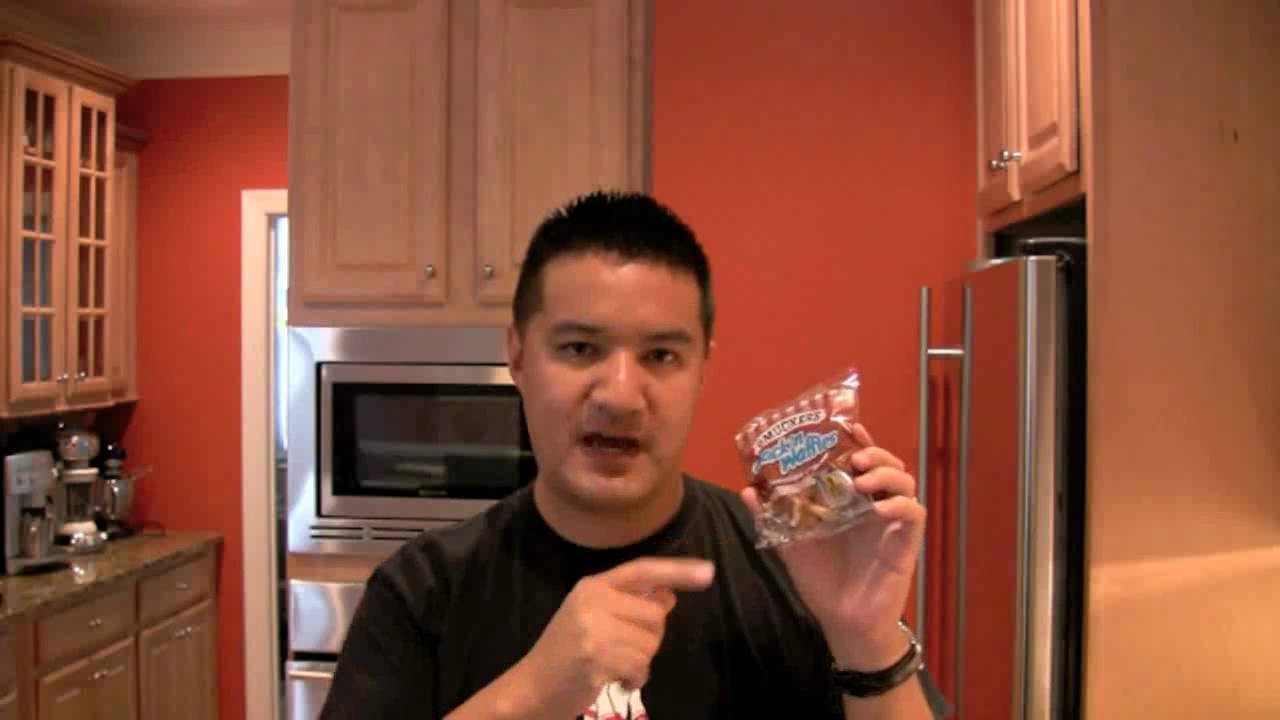 Review of Smuckers Chocolate Chip Snack'N Waffles Freezerburns (Ep353
