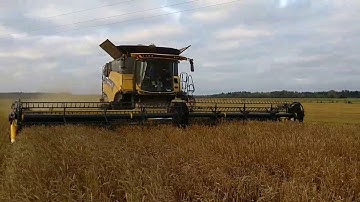 New Holland cr10.90 and 880cf superflex draper header