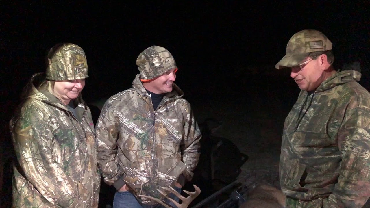 Deer Hunting in Texas - low fence fair chase hunt with Real Outfitters