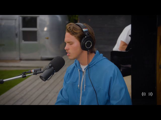 Ryan Beatty - Cinnamon Bread (Live from My Den)