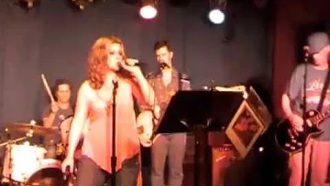 Ji Jillian Singing All The Young Dudes Cover (Davi...