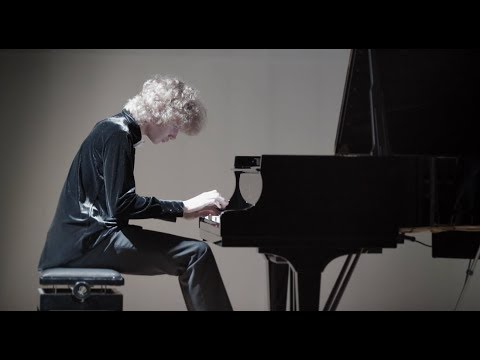 видео: Johann Sebastian Bach - Piano Partita No. 2 In C Minor - Ivan Bessonov