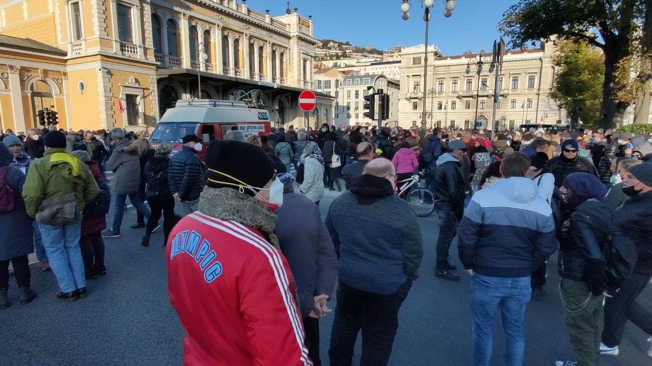  Libert Libert Lo Slogan Al Corteo No Green Pass Di Trieste YouTube