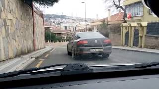 Kontrolsuz Önüme Çi̇k Sonra Poli̇si̇m Di̇ye Çakarlari̇ Yak Ne Güzel Yaklaşi̇m