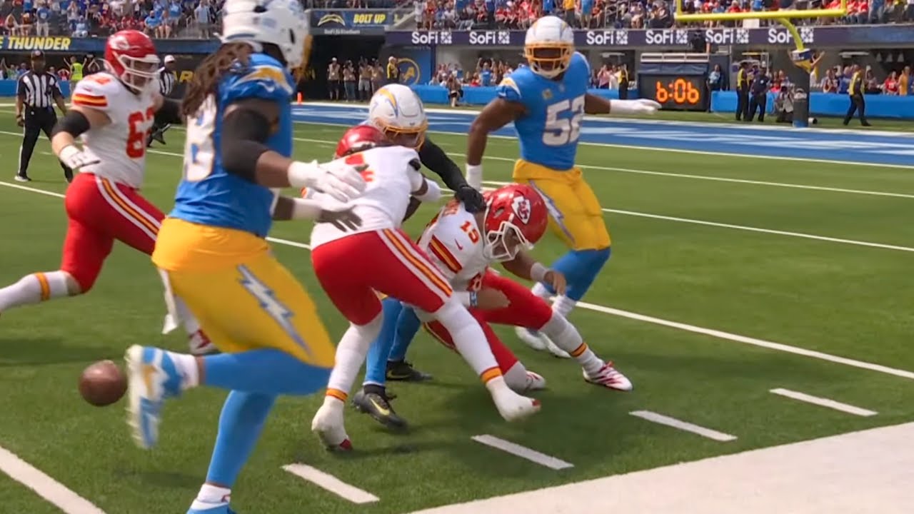 Patrick Mahomes Injures Rashee Rice (Carted Off) After Interception -  Doctor Explains