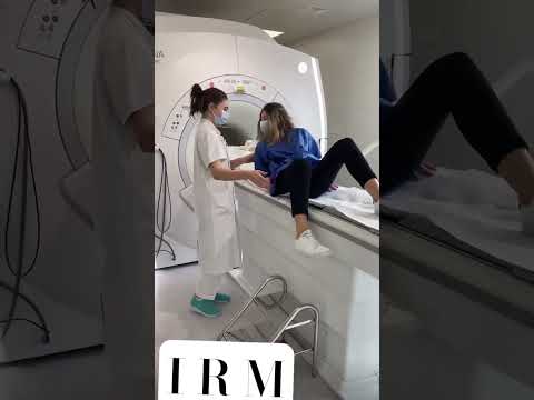 اجراء فحص بجهاز الرنين المغناطيسي