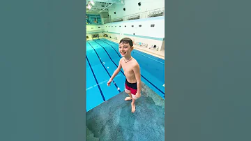 Can Mark Jump Off 10 Meters Diving Board Swimming Swimmingpool Diving Waterpark 
