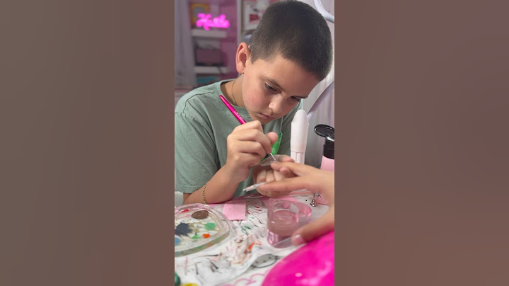 9 YEAR OLD Nail Artist??😳💅🏻 My son does my Nails!❤️ #nailartist #nailart #nails