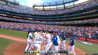 Pearce walks it off with 10th-inning slam