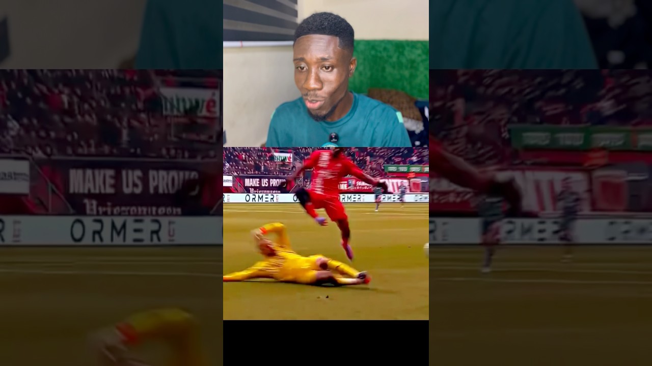 He saved his team by using his brain 🥶 #football