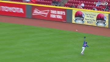 CHC@CIN: Jackson leaps on the run to make fine grab