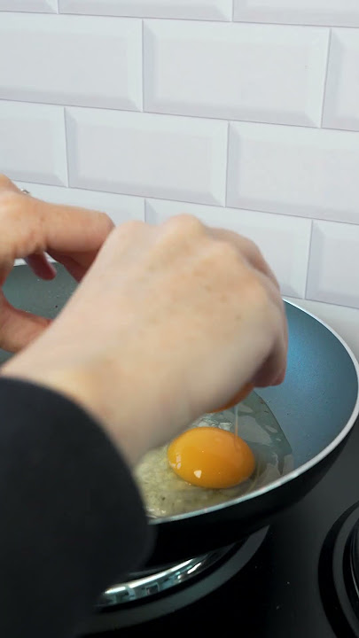 DEFY Mini oven with 2 Plate stove - Perfect for small kitchens! #Defy #kitchenappliances