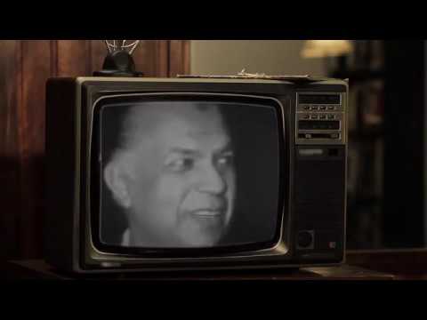 الشاعر عبد الفتاح مصطفى يلقى أول قصيدة كتبها للإذاعة تسجيل نادر