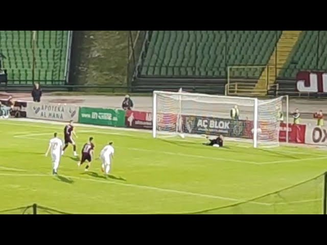 Gol Čatakovića iz penala (FK Sarajevo - FK Igman 06.04.2024) class=