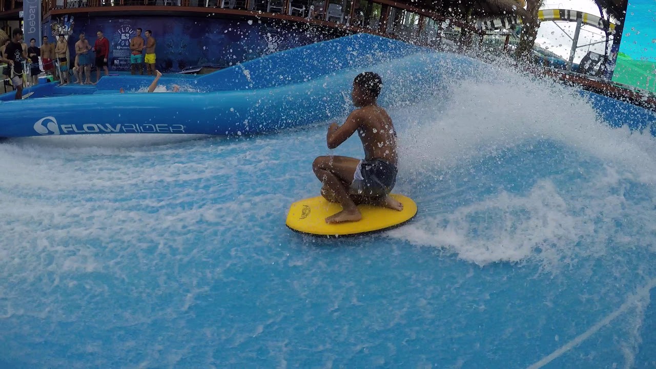 Flo Rider Cartoon Pro Tricks on the FlowRider at Cartoon Network Amazone Waterpark in ...