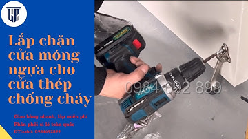 Lắp chặn cửa móng ngựa cho cửa thép chống cháy