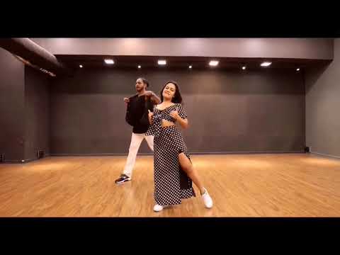 aankh-mare-neha-kakkar-dance