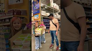 Как мы ходим в магазин с родителями 😂 #shorts #юмор #youtubeshorts #жиза #ladymilana #shortvideo