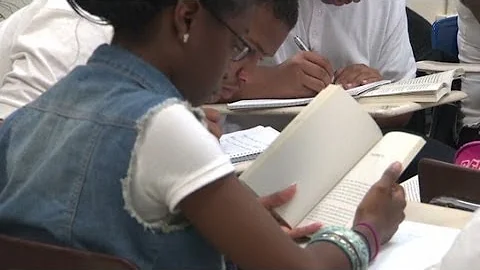 Buffett: Invest in girls' education