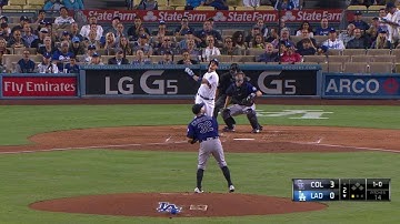 COL@LAD: Grandal smacks opposite-field solo homer