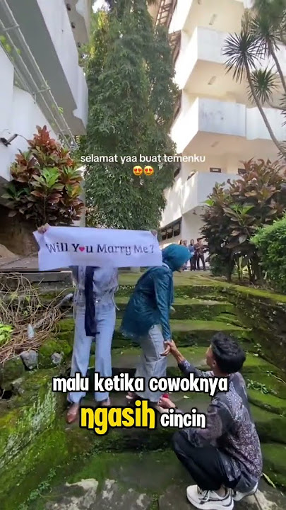 momen romantis ketika cewek dilamar habis wisudah ‼️‼️#wisuda #dilamar #romantic #baper #shorts