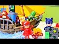 PJ Masks ayudan a lego juguetes. Héroes en pijamas.