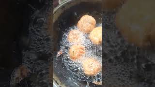 shortvideo ডিম আর আলু দিয়ে  খুব মজাদার পিঠা alu viral pigeon food subscribe 