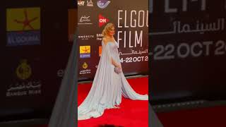 اطلالة ساحرة للفنانة يسرا في افتتاح مهرجان الجونة السينمائي gff2021