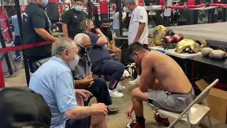 Big G gives advices to Jose Ramirez after sparring - Esnews boxing boxeo