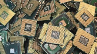 Золото из 444 штук CPU процессоров.