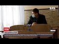 Новини України: слідчі не знайшли криміналу у діях педагога, який грубо скрутив ученицю