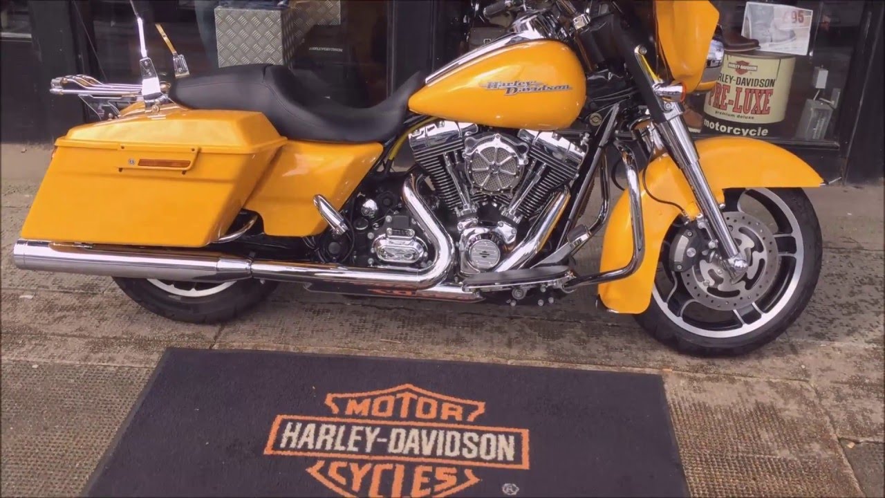 2013 HARLEYDAVIDSON CHROME YELLOW STREET GLIDE WCHD, Glasgow