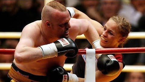 Mixed Boxing (TV Man vs Pro Boxer Woman) - Stefan Raab vs Regina Halmich II - 2007 #boxing #mixed
