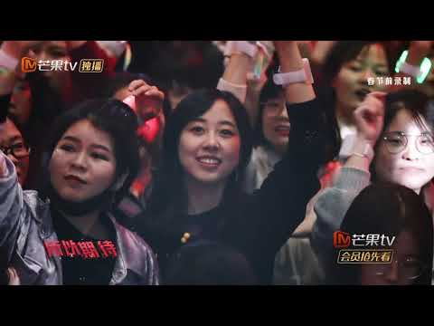 【会员抢先看】《我们的乐队》 谢霆锋这首老歌还能这么唱！摇滚版《因为爱所以爱》勾起童年回忆 Me to us |芒果TV会员频道