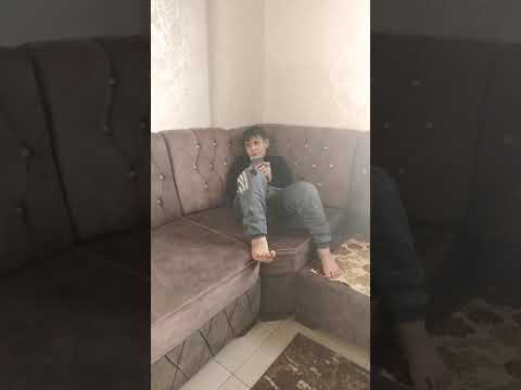 يما جوعان ما الاكل في التلاجة أكلت كنادر