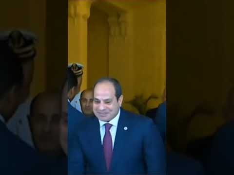 ذكاء السيدة انتصار السيسي وسرعة بديهة في مصافحة ملك إسبانيا