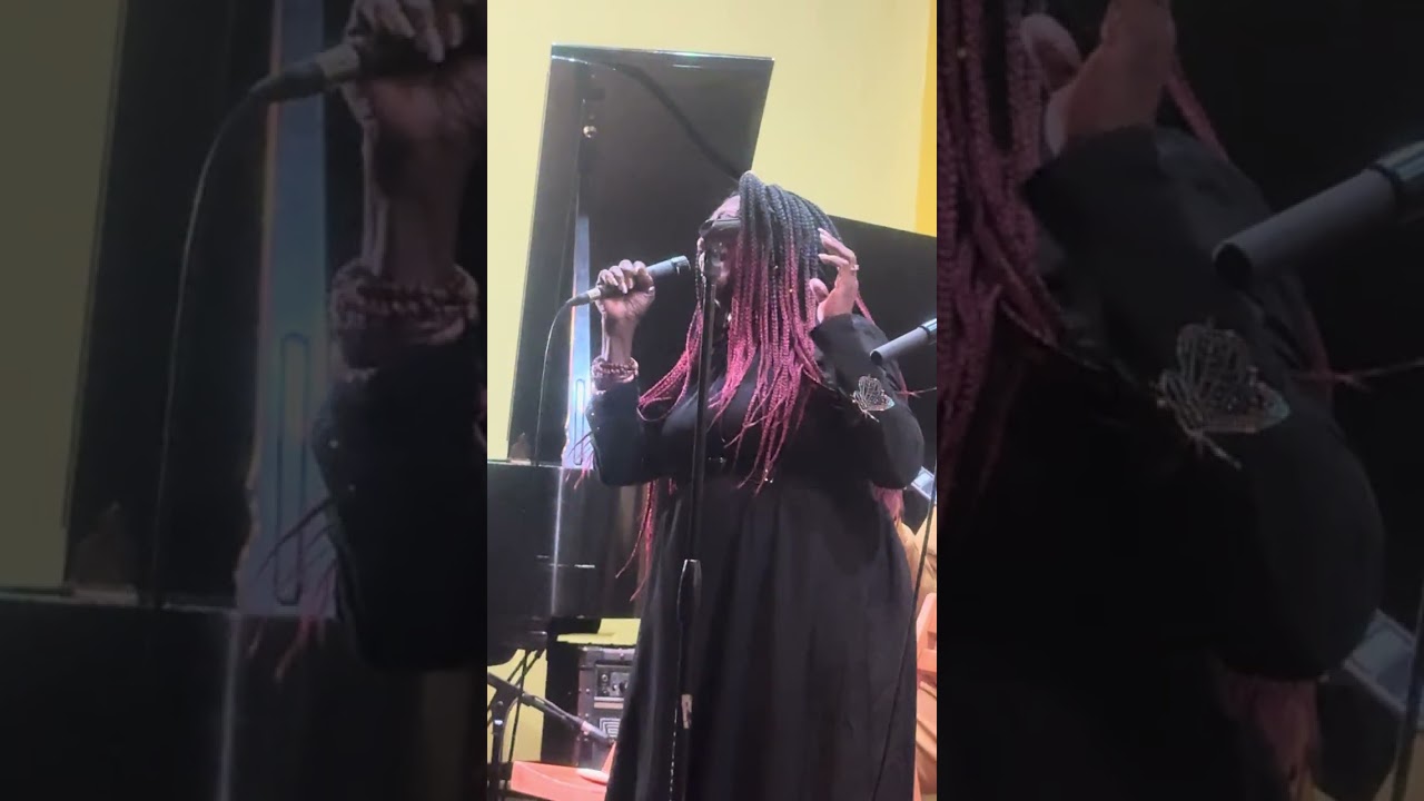 Nadia sings with the Quartet