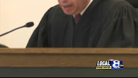 Woman arraigned for having relationship with priso...