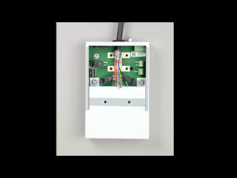 Installation tip: Connect the multi-connector cable with the AXIS T8605 Media Converter Switch