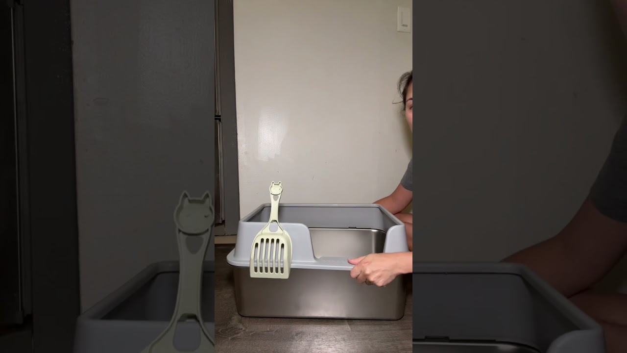 Upgrade your cat’s litter box game with this stainless steel must-have! Durable, odor-free, and easy