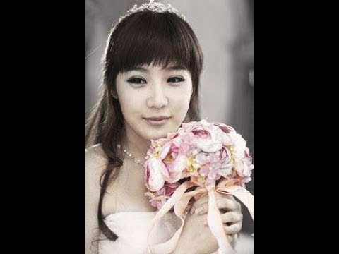 前2NE1成員BOM樸春即將回歸？發布SNS稱自己已經「get ready」！