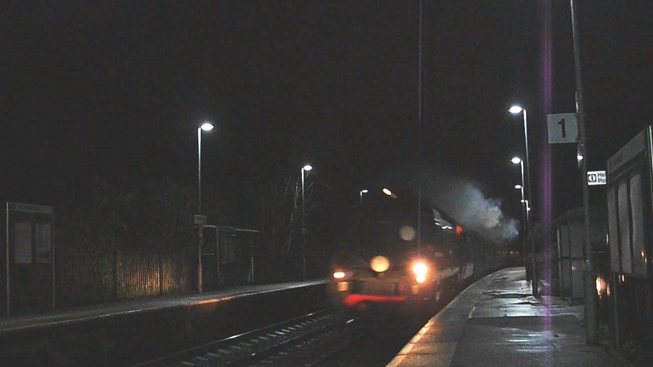 34067 TANGMERE ON THE CHRISTMAS DEVONIAN 15TH DECEMBER 2012 PASSING FRESHFORD STATION 1Z30